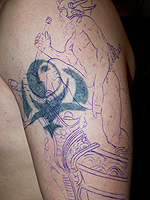 Kane na zlatnom moru (prekrivanje stare tetovaže)