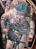 Astronaut, crna rupa i Enterprise